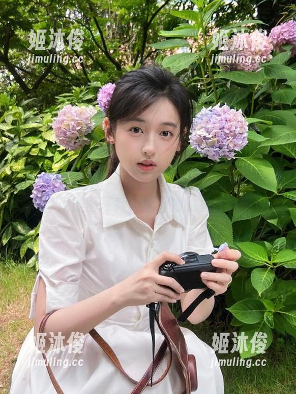 Feilin嗲囡囡-施忆佳KITTY Feilin嗲囡囡 - 尖叫吧!施忆佳KITTY比基尼美图写真,揭开她的夏日秘密