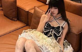 Feilin嗲囡囡 – 解锁陈雅漫VICKY制服魅力合集：不可错过的精美图包