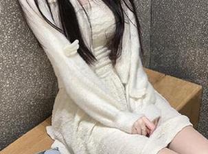 HuaYang花漾 – 下载小尤奈校服写真，高清呈现她的校园青春，焕发无限魅力！