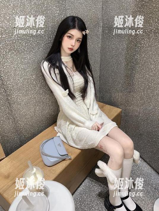 HuaYang花漾-小尤奈 HuaYang花漾 - 下载小尤奈校服写真,高清呈现她的校园青春,焕发无限魅力!