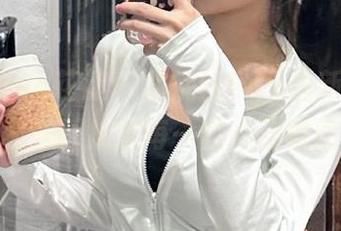 HuaYang花漾 – 尤妮丝Egg最新御姐写真，美图捕捉每一丝心动瞬间！