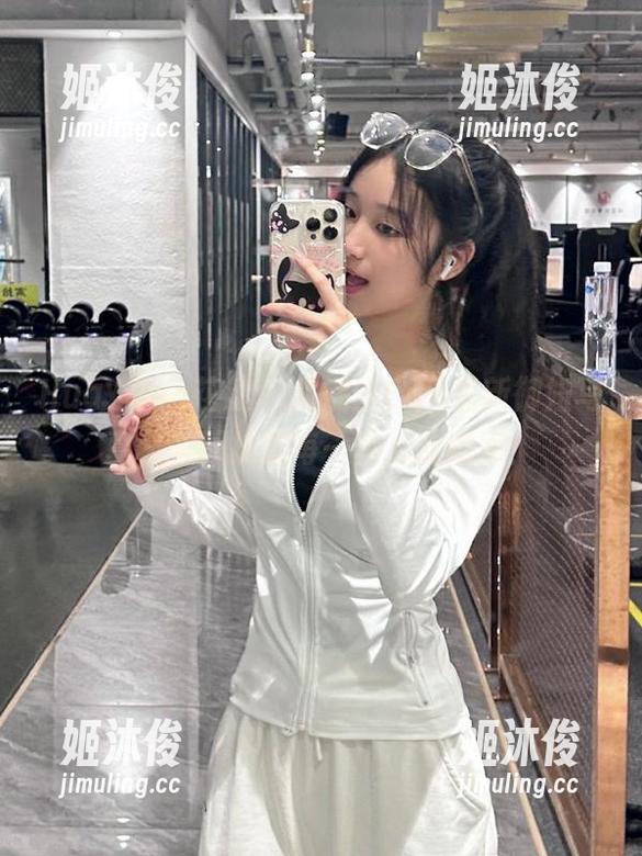 HuaYang花漾-尤妮丝Egg HuaYang花漾 - 尤妮丝Egg最新御姐写真,美图捕捉每一丝心动瞬间!