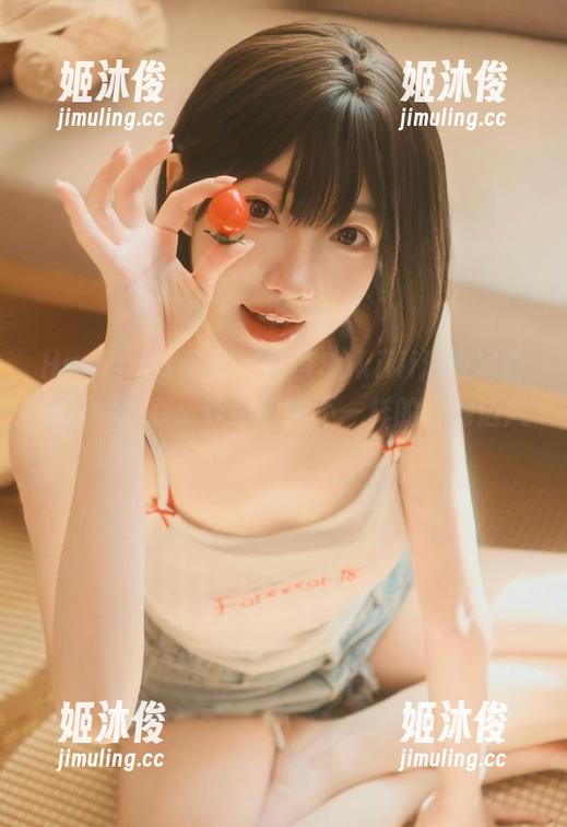 HuaYang花漾-思淇Sukiiii HuaYang花漾 - 思淇Sukiiii泳衣写真集原图分享:让你领略不一样的泳池边风采