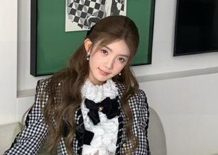 IMiss爱蜜社 – 精美原图尽在其中，观看娜大少爷的红裙写真，享受视觉盛宴！