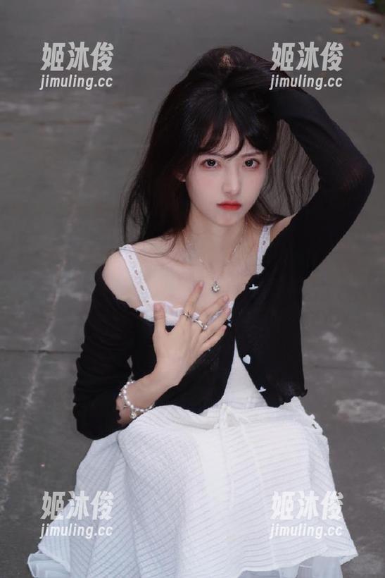 IMiss爱蜜社-沈蜜桃miko IMiss爱蜜社 - 走进沈蜜桃miko兔女郎的世界:一组美图带你领略她的神秘写真!