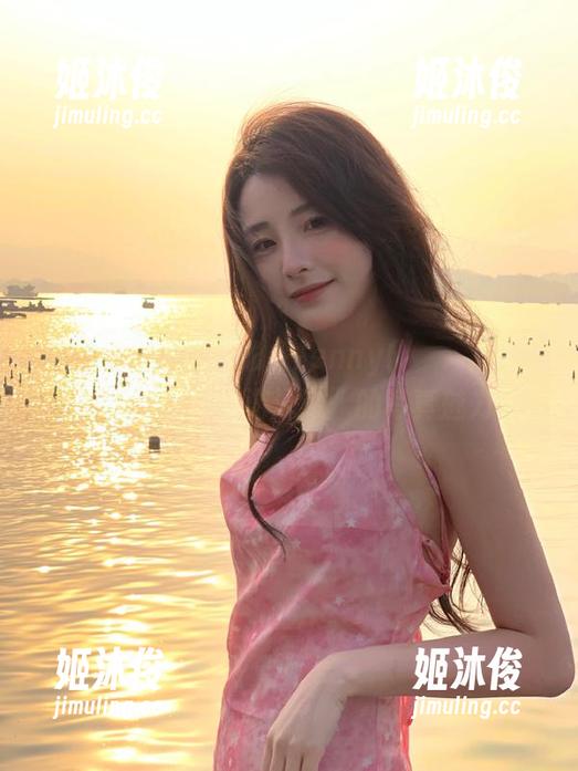 在水中绽放的优雅：Jenny(정제니)分享“DJAWA–游泳课”的写真魅力