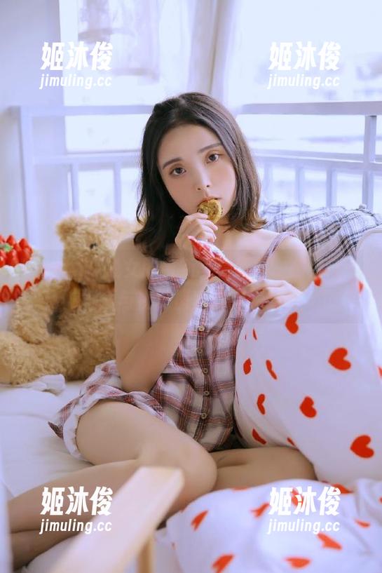 KuukoW KuukoW兔女郎最新写真原图,感受迷人气质与视觉盛宴的完美结合