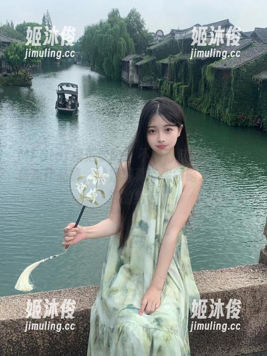 MFStar模范学院-栗子Riz MFStar模范学院 - 不容错过的栗子Riz最新作品集,学姐写真带你领略艺术与生活的结合