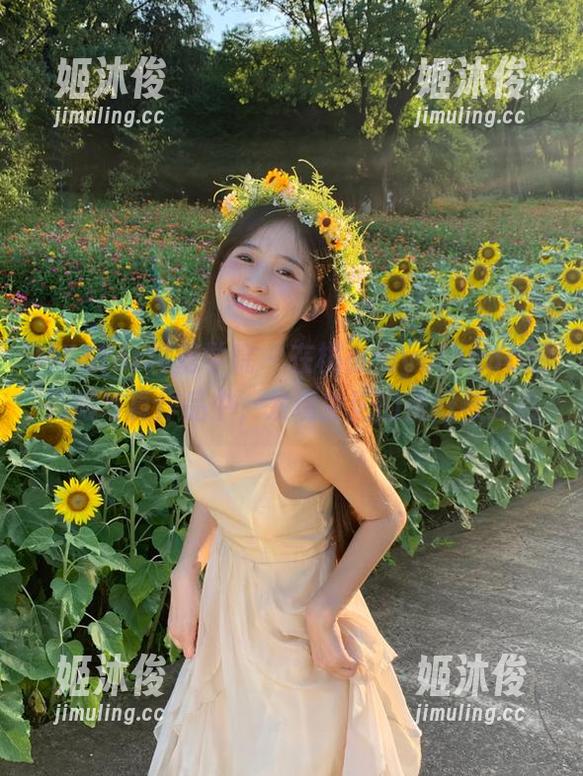 MFStar模范学院-桃小兔yolanda MFStar模范学院 - 在桃小兔yolanda的礼服写真作品中,发现生活的美好与灵感