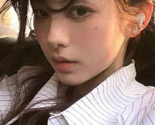 MFStar模范学院 – 艾莉Evelyn的夏日写真资源，记录每一个灿烂瞬间与甜美回忆