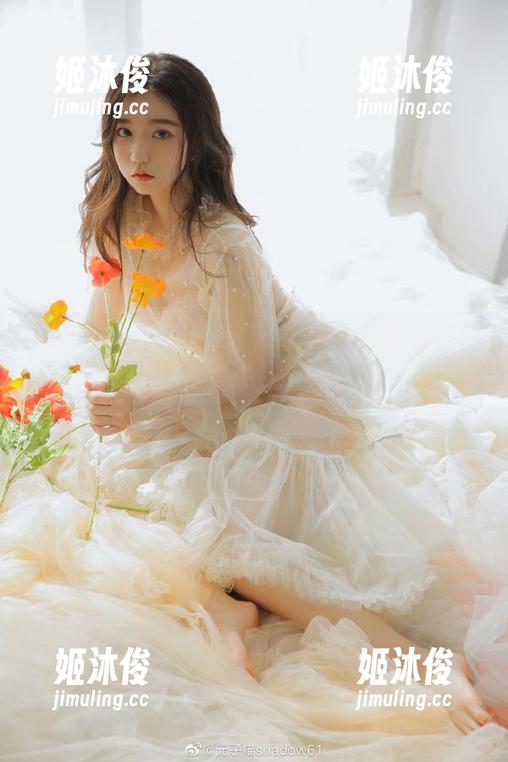 MiiTao蜜桃社-小魔女lily MiiTao蜜桃社 - 甜蜜来袭,小魔女lily最新写真原图,快来观看吧,心都要融化了!
