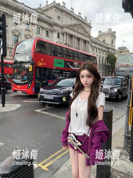 MiiTao蜜桃社-月音瞳 MiiTao蜜桃社 - 在月音瞳的夏日写真中,无圣光美图展现出最真实的自我!