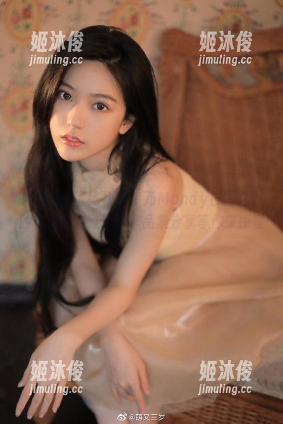 MiiTao蜜桃社-梦乃Mandy MiiTao蜜桃社 - 梦乃Mandy白裙之下的无限魅力:精彩作品集分享等你来探索