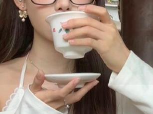 MiiTao蜜桃社 – 蕾丝透视下的王婉悠Queen：写真图片展示她的婉约与个性
