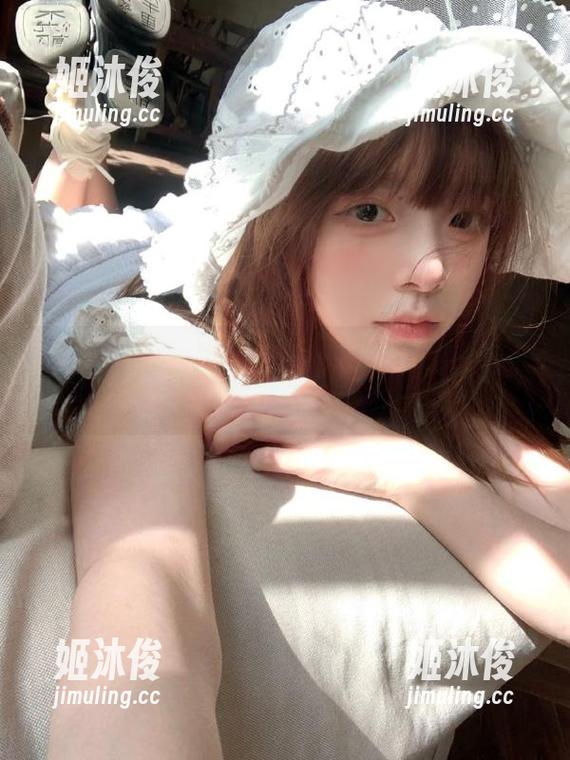 MiiTao蜜桃社-琳琳ailin MiiTao蜜桃社 - 琳琳ailin的快乐户外探险,快来下载她的专属写真图包!