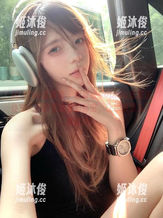 MiiTao蜜桃社-索菲娅Sophia MiiTao蜜桃社 - 索菲娅Sophia私拍连体衣:套图里藏着的秘密,让你想深入了解时尚!