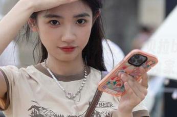 MintYe薄荷叶 – 超级荐！佘贝拉bella长腿写真原图及限量图包全网独家上线