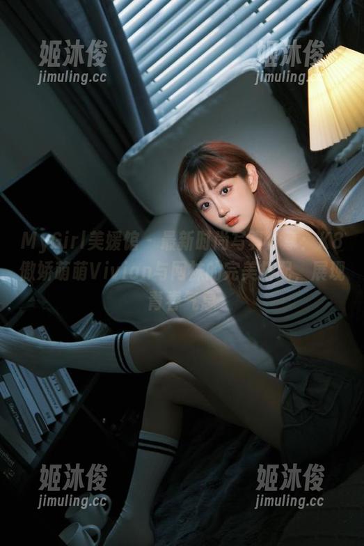 MyGirl美媛馆-K8傲娇萌萌Vivian MyGirl美媛馆 - 最新时尚写真分享:K8傲娇萌萌Vivian与网袜的完美搭配,展现青春气息