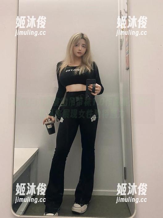 NinJa阿寨寨 NinJa阿寨寨的吊带袜1.0作品集:用自黑风格展现女性独特魅力