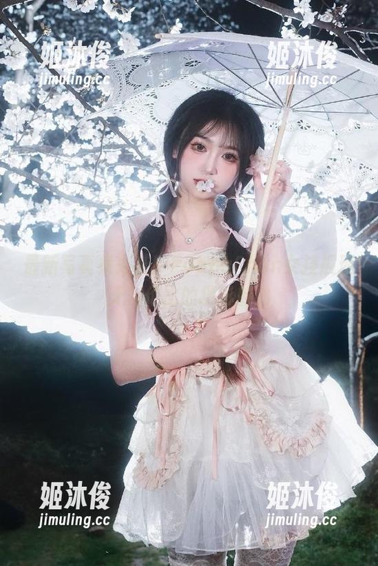 PoppaChan 最新写真集来袭!PoppaChan女孩展现无与伦比的摄影魅力