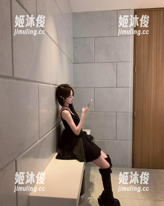 TGOD推女神-伍月yuer TGOD推女神 - 伍月yuer双马尾最新美图,捕捉她独特气质与青春亮丽的瞬间
