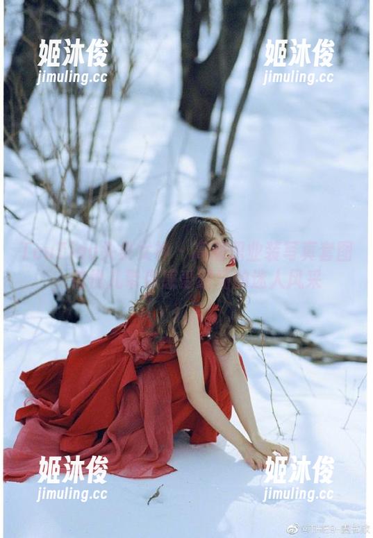 TouTiao头条女神-信悦儿 TouTiao头条女神 - 高清职业装写真套图,信悦儿带你感受职场的迷人风采
