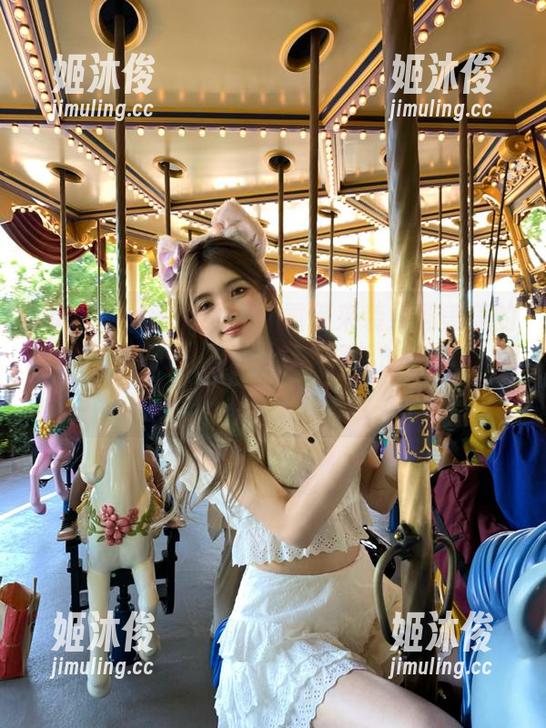 TouTiao头条女神-郭美美 TouTiao头条女神 - 重磅来袭!郭美美的可爱写真,绝对让你爱不释手的免费照片资源!