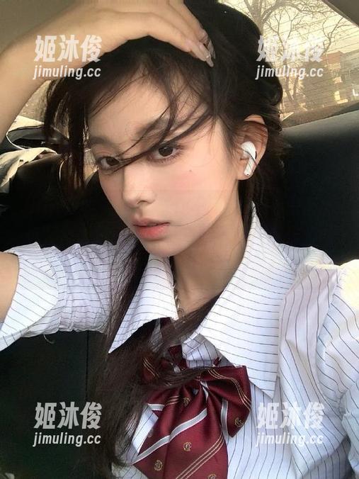 UGirls尤果网-K8傲娇萌萌 UGirls尤果网 - 与众不同的“K8傲娇萌萌”御姐风情,精彩套图下载,带你领略非凡的视觉盛宴!