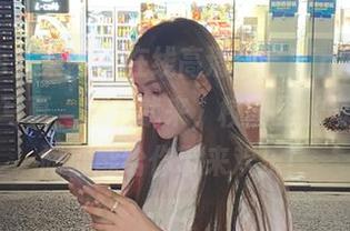 UGirls尤果网 – 在线高清！“Pinkbaby校园”写真，想笑就来，校园里的每一个瞬间都能给你带来欢乐！