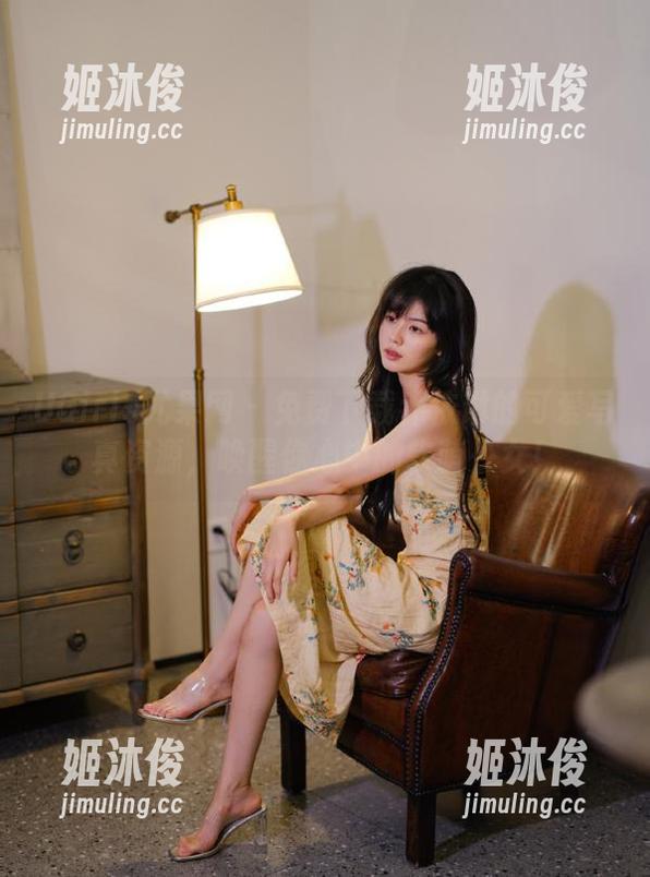 UGirls尤果网-乔依琳 UGirls尤果网 - 免费下载乔依琳的可爱写真资源,唤醒你心中的软萌少女!