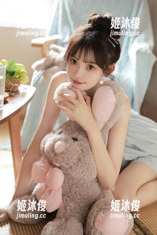 UGirls尤果网 - 张雪馨：一位私房写真中的女王，作品令人惊叹