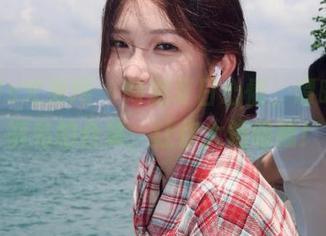 UGirls尤果网 – 畅游夏日心情，谭晓彤短裤私拍合集，让你大饱眼福！