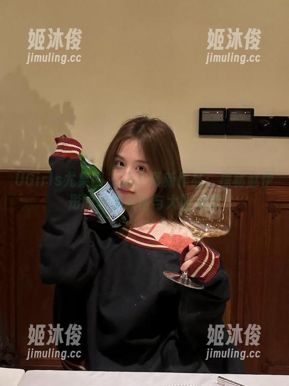 UGirls尤果网-赵伊彤 UGirls尤果网 - 精选最新作品:探秘赵伊彤的丝袜风格与大胆创意