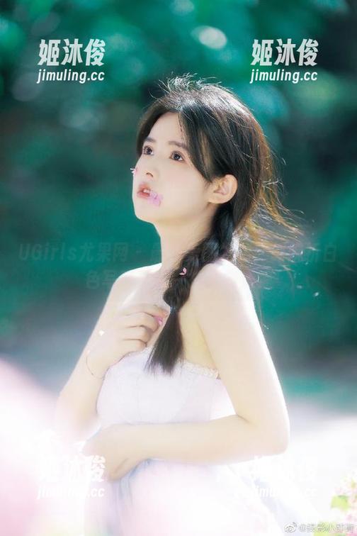 UGirls尤果网-郭婉祈 UGirls尤果网 - 最新美图发布!郭婉祈白色写真带来一抹素雅清凉