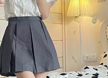 UGirls尤果网 – 黛蓓琪最新泳池作品，水中游弋的优雅与自由之美