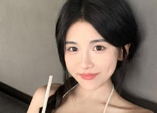 Uhye(이유혜)白裙系列：优雅写真美图免费下载，尽显你的个性与风采！