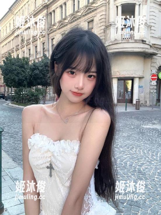Xiuren秀人网-Egg_尤妮丝 Xiuren秀人网 - 呈现Egg_尤妮丝的心愿旅拍:细腻动人的写真套图合集