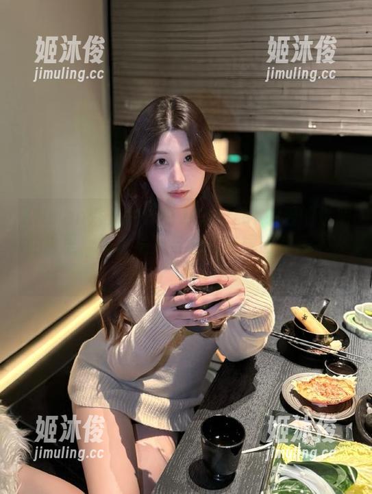 Xiuren秀人网-Jennifer小若 Xiuren秀人网 - 在Jennifer小若的透明世界里,发现写真与图片碰撞出的艺术火花