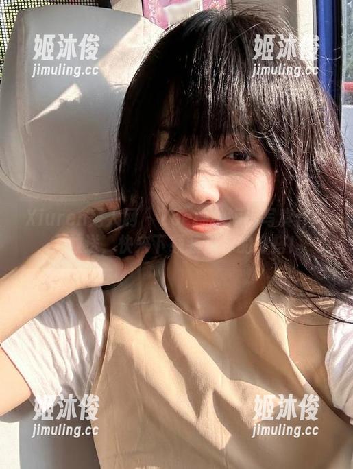 Xiuren秀人网-Zoe柚柚 Xiuren秀人网 - Zoe柚柚短裤写真作品大放送,快来下载装点你的穿搭!