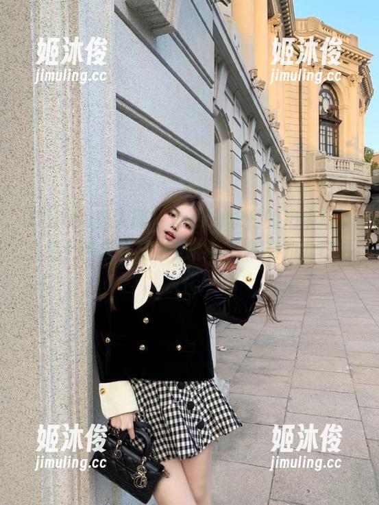 Xiuren秀人网-lucky咏丹 Xiuren秀人网 - lucky咏丹的奶牛写真合集:当模特遇上奶牛,竟然有如此奇妙火花!