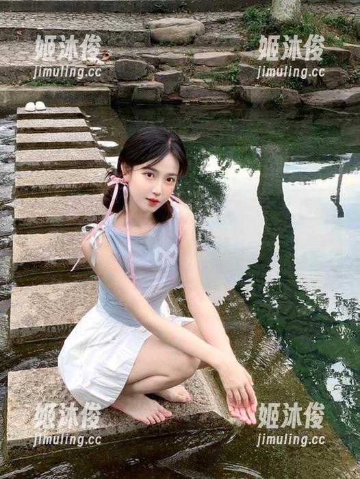 Xiuren秀人网-乔伊joy Xiuren秀人网 - “乔伊joy夏天”图库里的写真,下载后绝对让你心情大好,快来感受一下吧!