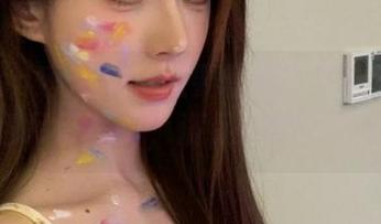 Xiuren秀人网 – 想要惊艳？千夜未来免费图包吊带写真，满足你的所有幻想！