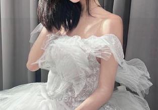Xiuren秀人网 – 呆呆的瑞BB全新长腿写真集更新：用我的长腿告诉你，生活如此多彩！
