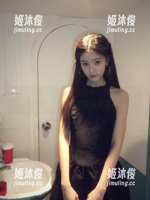 Xiuren秀人网-夏沫沫tifa Xiuren秀人网 - 夏沫沫tifa带你领略泳装之美,精致写真图册频频惊艳
