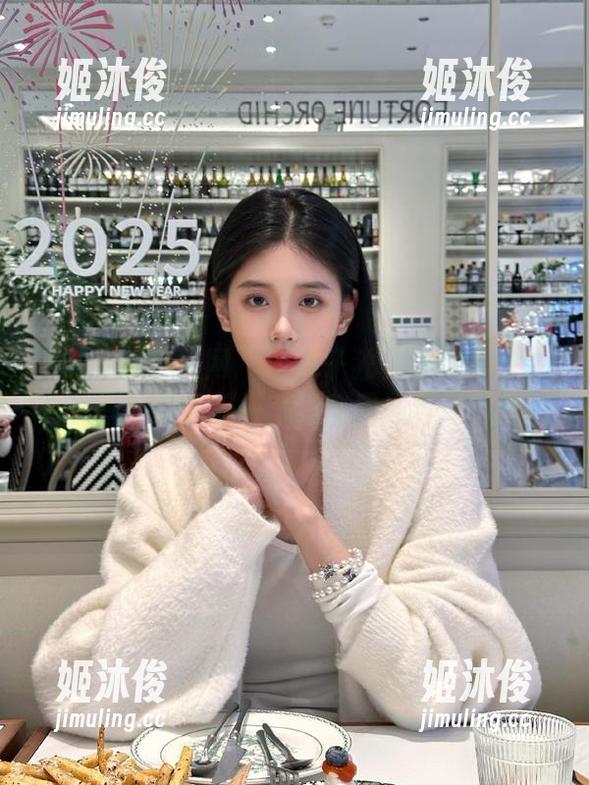 Xiuren秀人网-奈沐子 Xiuren秀人网 - 奈沐子独特丝袜写真图包,观看她的每一个细节尽显风情万种!
