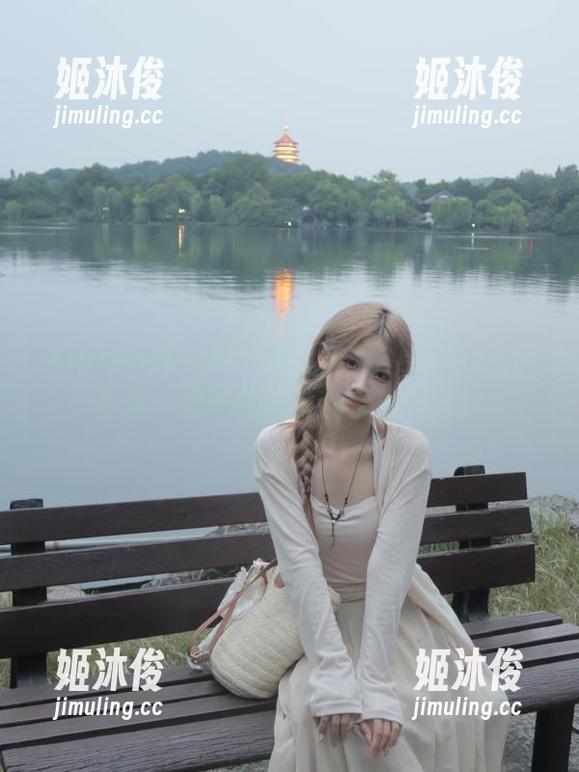 Xiuren秀人网-娜露Selena Xiuren秀人网 - 透视娜露Selena私房生活:棉袜作品中的优雅与日常