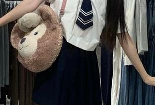 Xiuren秀人网 – 媛媛酱Belle的美脚全套图包，来这里找寻你的“脚”灵魂伴侣！