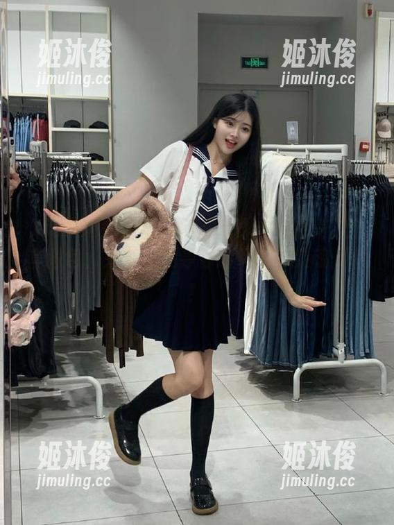 Xiuren秀人网-媛媛酱Belle Xiuren秀人网 - 媛媛酱Belle的美脚全套图包,来这里找寻你的“脚”灵魂伴侣!