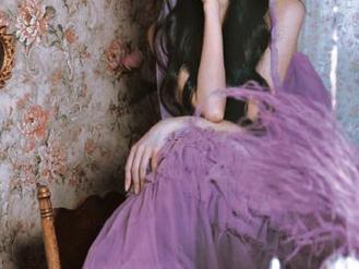 Xiuren秀人网 – 发现小夕Kitty在白色私拍图包中的细腻之美，每一张都是生活的诗意呈现！