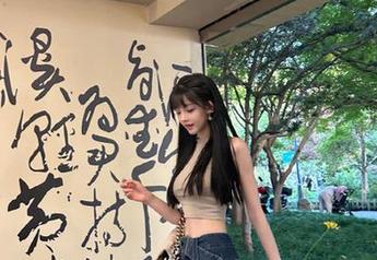 Xiuren秀人网 – 来看看徐莉芝Booty的妹妹系列：高清原图和精彩套图，绝对不容错过！